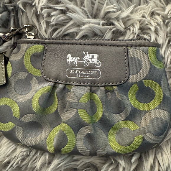 Coach - Picture 4 of 5